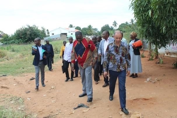 Visita do terreno onde será construído o edifício da APCD